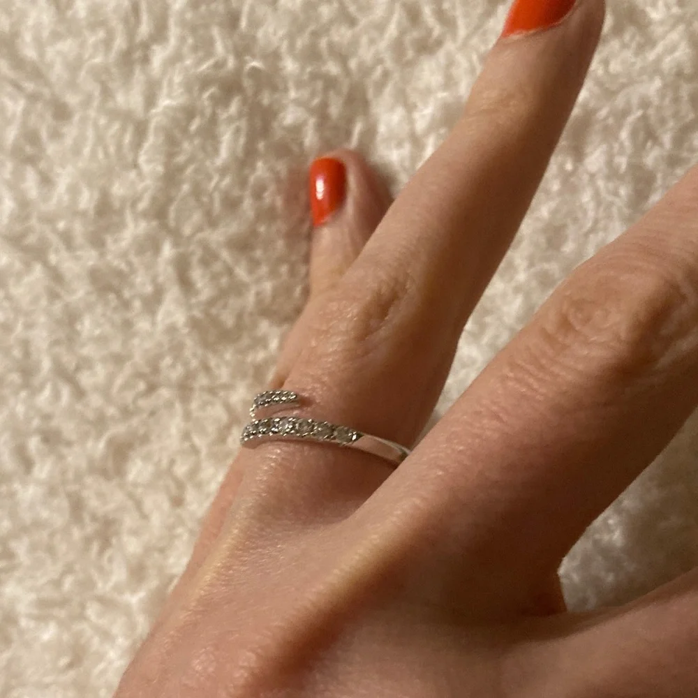 GORGEOUS Silver Genuine Cubic Zirconia Pave Bypass Wrap Ring